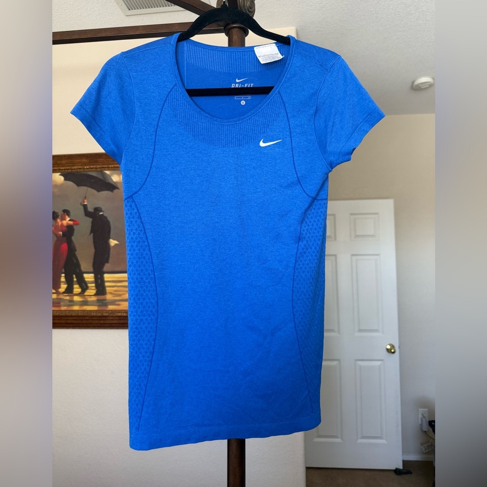 Nike Dri-FIT Performance Tee in Blue